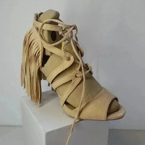 Qupid Grammy size 6 medium strappy heeled sandals